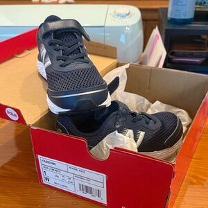 NEW in Box - New Balance Kids’ 680v6 Running Shoes – Size 1 Wide (W) – Navy